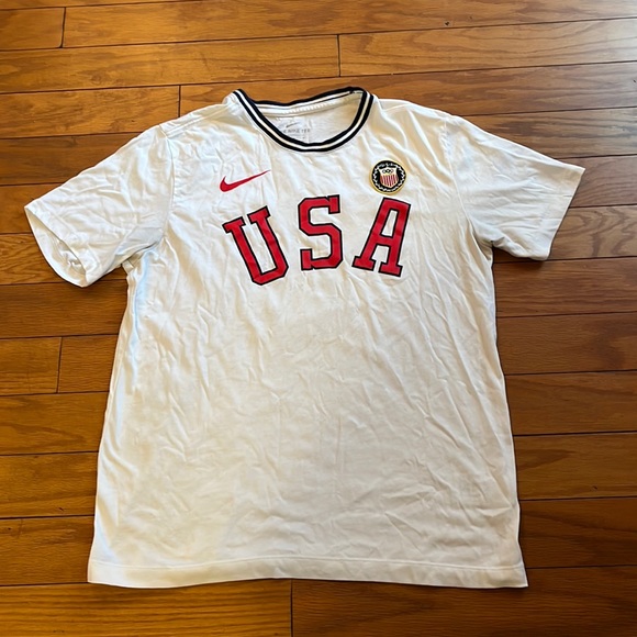 Nike Top Womens Medium White Red Tee USA Patriotic Short Sleeves - Picture 1 of 6